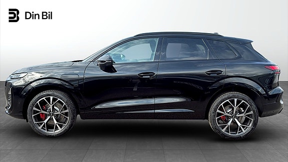 Audi Q3 2 of 12