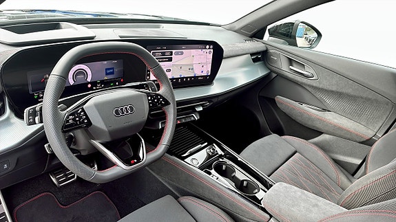 Audi Q3 7 of 12