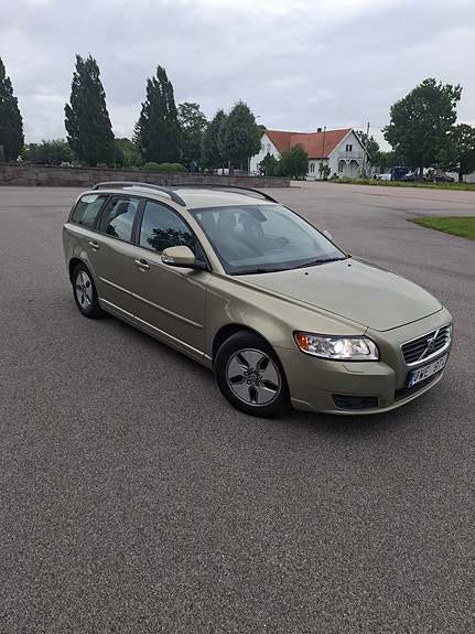 Volvo V50 2 of 4