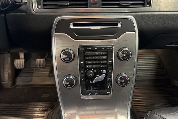 Volvo XC70 18 of 21