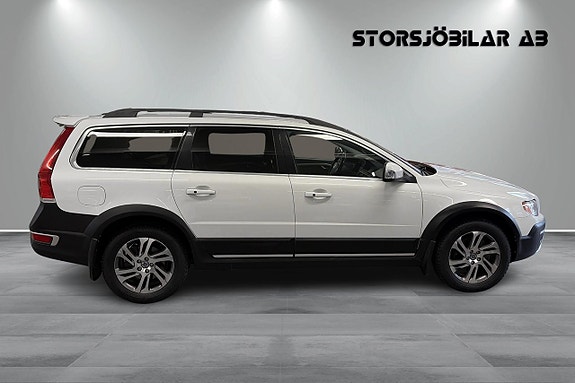Volvo XC70 2 of 21