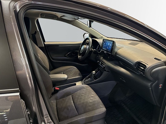 Toyota Yaris 7 of 15