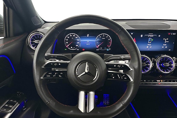 Mercedes-Benz GLB200 6 of 19