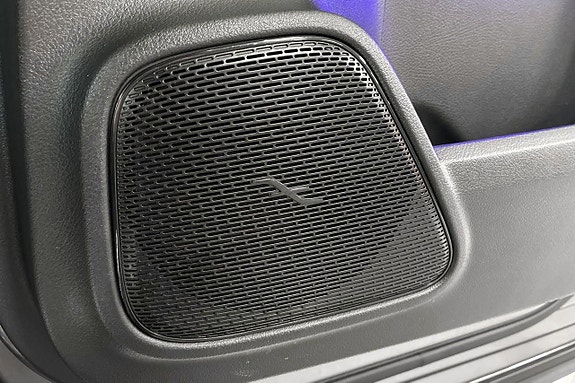Mercedes-Benz GLB200 17 of 19