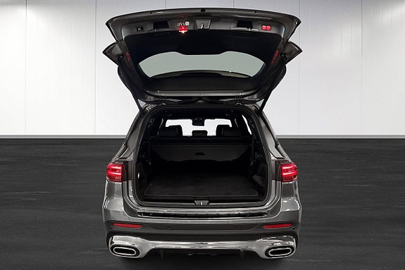 Mercedes-Benz GLB200 13 of 19