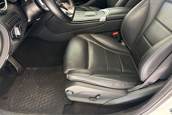 Mercedes-Benz GLC300 de 8 of 22