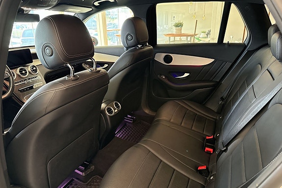 Mercedes-Benz GLC300 de 16 of 22