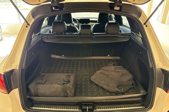 Mercedes-Benz GLC300 de 20 of 22