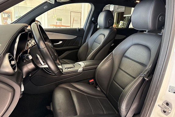 Mercedes-Benz GLC300 de 9 of 22