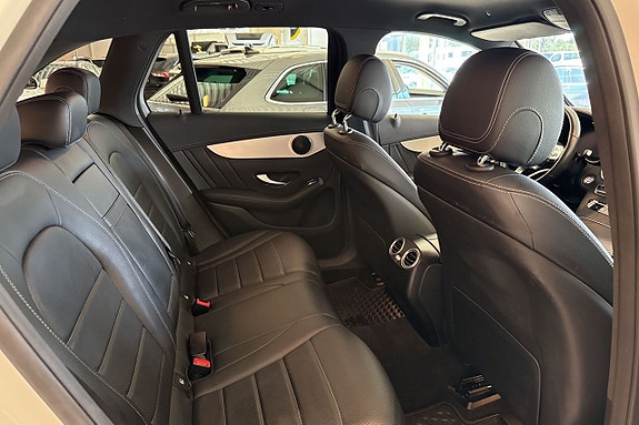 Mercedes-Benz GLC300 de 18 of 22