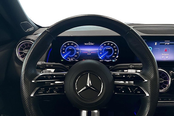 Mercedes-Benz EQB250+ 6 of 18