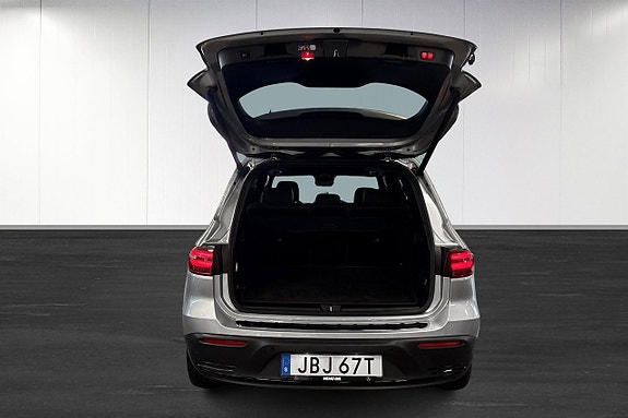 Mercedes-Benz EQB250+ 13 of 18