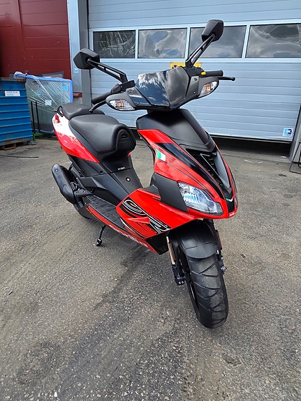 Aprilia Sr50 2 of 4