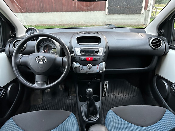 Toyota Aygo 7 of 9