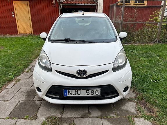 Toyota Aygo 5 of 9