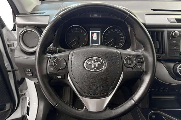 Toyota RAV4 16 of 17