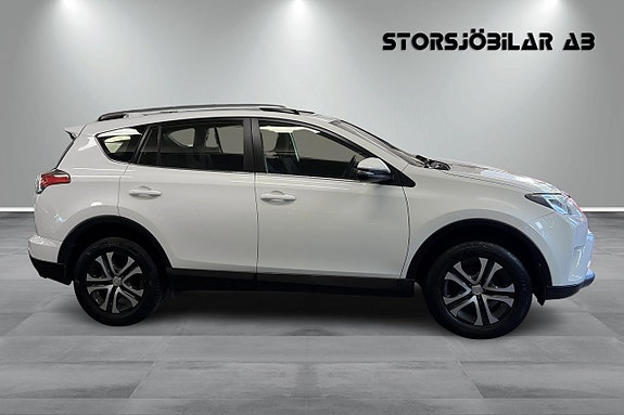 Toyota RAV4 2 of 17