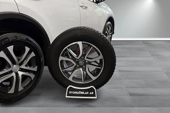 Toyota RAV4 13 of 17