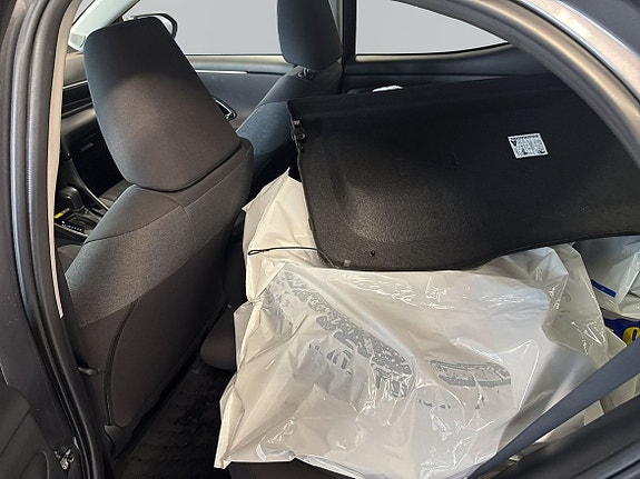Toyota Yaris 8 of 15