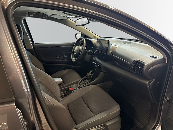 Toyota Yaris 7 of 15