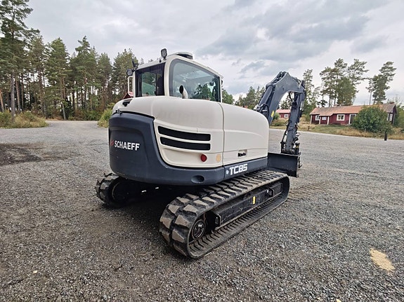 Schaeff / Terex TC85 – Engcon – Grip – 3 skopor – Nya band 3 of 9