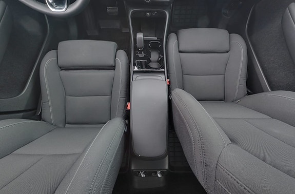 Volvo C40 9 of 17