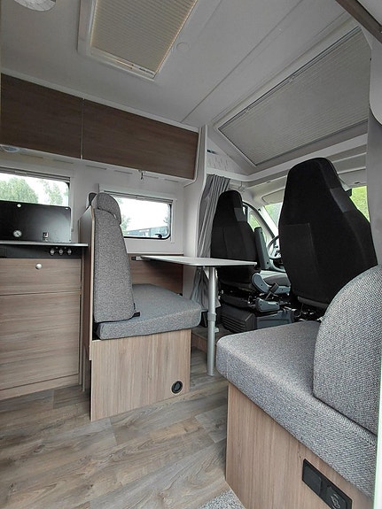 Carado T338 S HC-Edition Långbäddar, 350 mil!!, automatlåda, markis med mer! 6 of 19