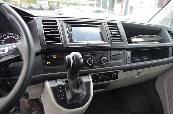 Volkswagen Transporter 15 of 18