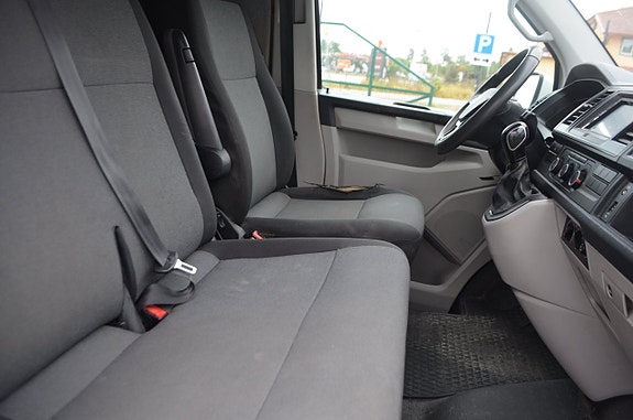Volkswagen Transporter 13 of 18