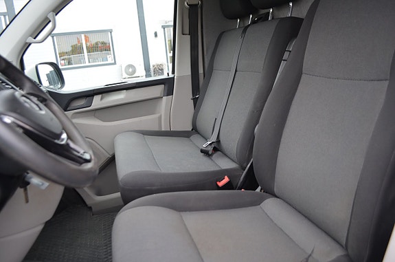 Volkswagen Transporter 12 of 18
