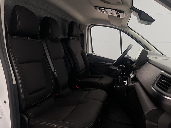 Renault Trafic 24 of 30