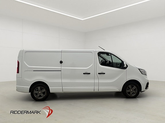 Renault Trafic 2 of 30