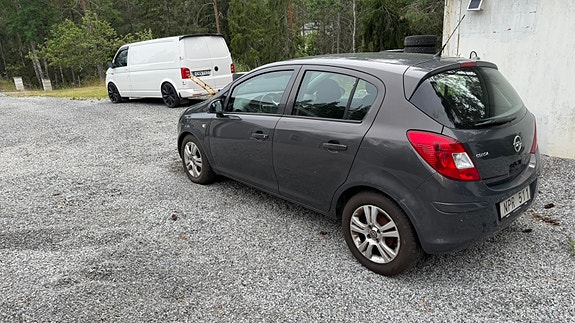 Opel Corsa 2 of 2