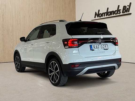 Volkswagen T-Cross 3 of 8