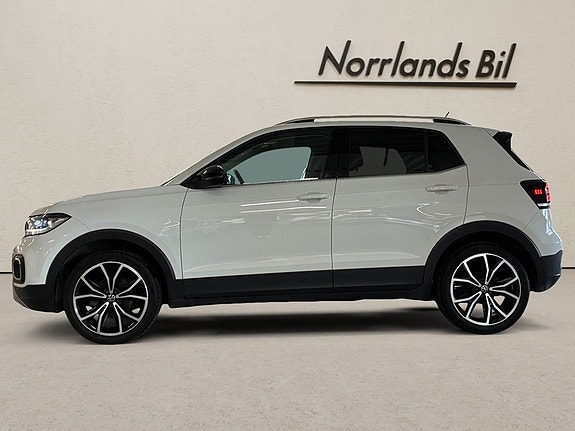 Volkswagen T-Cross 2 of 8