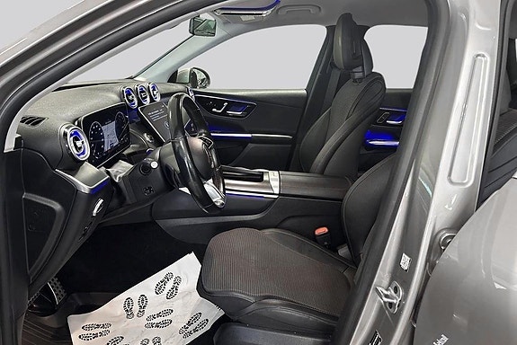 Mercedes-Benz GLC300 de 8 of 14
