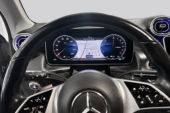 Mercedes-Benz GLC300 de 10 of 14