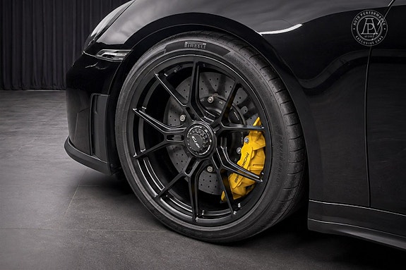 Porsche 911 GT3 12 of 13