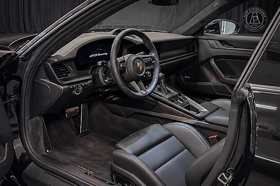 Porsche 911 GT3 8 of 13