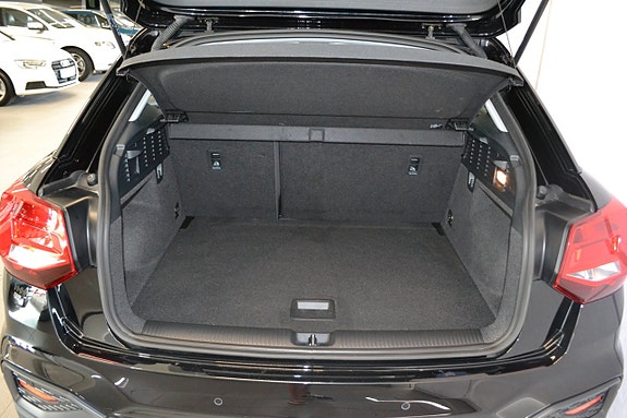 Audi Q2 6 of 8