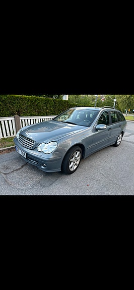 Mercedes-Benz C180 6 of 8