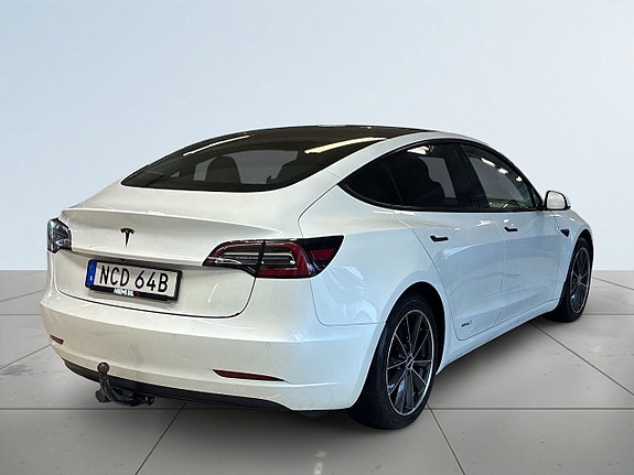 Tesla Model 3 6 of 18