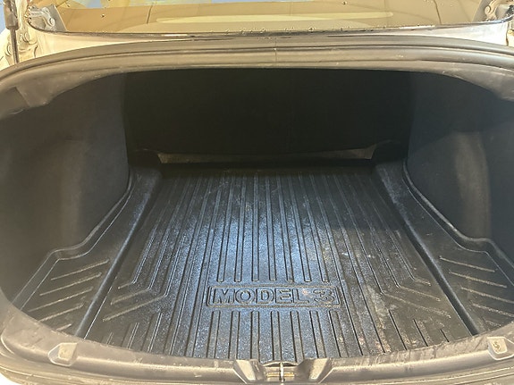 Tesla Model 3 12 of 18