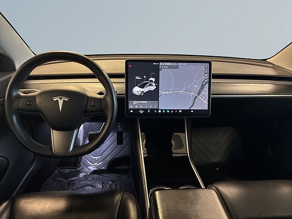 Tesla Model 3 8 of 18
