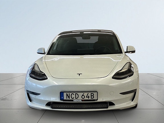 Tesla Model 3 2 of 18