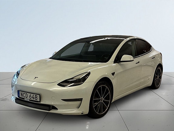 Tesla Model 3 16 of 18