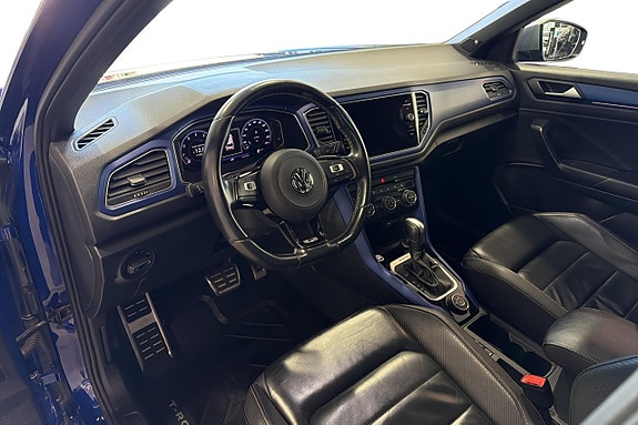 Volkswagen T-Roc 10 of 12