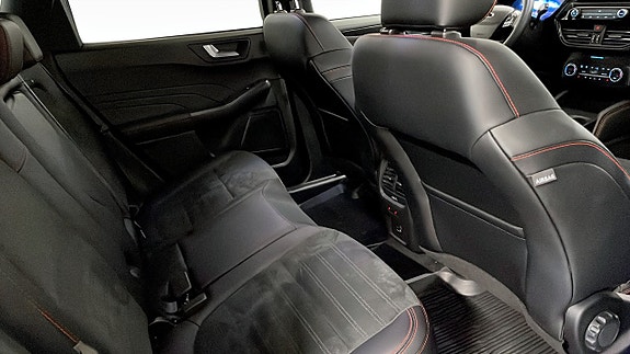 Ford Kuga 5 of 9