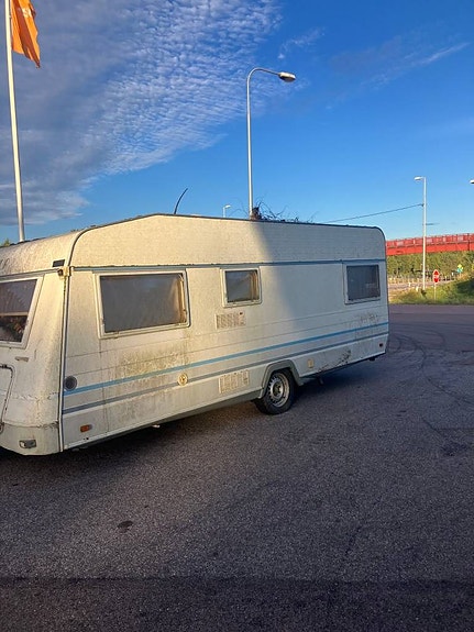 Köpes  husvagnar ring Peter Gustavsson tel 0705-127991