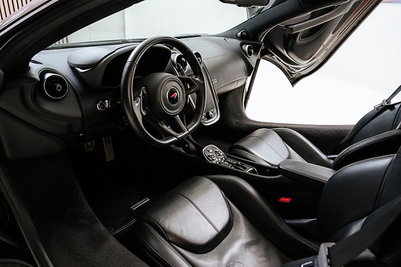 McLaren 570S 8 of 10